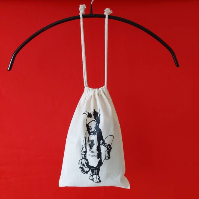 Bug Screaming IJEN KAI MUTSUYO 巾着袋（Drawstring Pouch）